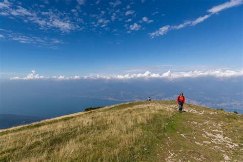 sentiero da prada a costabella|Percorso al Rifugio Telegrafo sul Monte Baldo dalla funivia Prada .